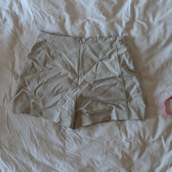 Aritzia , Babaton, tan, high waisted, trouser short, size 2 - Picture 5 of 10